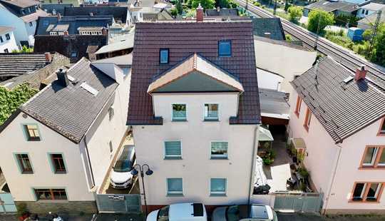 Bild von Budenheim: Charmantes Mehrfamilienhaus mit 3 Wohneinheiten, Innenhof und vielseitig nutzbarem Nebeng