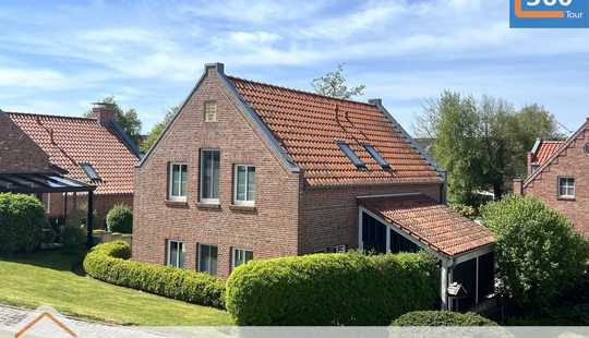 Bild von Traumhafte Lage in Greetsiel – Stilvolles Friesenhaus am Deich mit Hafenblick
