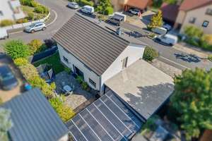 „Einziehen & wohlfühlen – Familienhaus mit Kamin, Garten & modernisiertem Außenauftritt“ – Die vollständige Adresse der Immobilie erhältst du vom Anbieter., 97688 Bad Kissingen – Vorschaubild 1