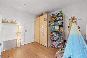 Stadtnah im Grünen Wohnen
Neubauwohnung mit großzügiger Terrasse & imposantem Gartengrundstück in R – Die vollständige Adresse der Immobilie erhältst du vom Anbieter., 88212 Ravensburg – Vorschaubild 15