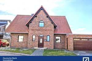 Hochwertig gebautes Haus mit mediteranem Flair
in einem der beliebtesten Ortsteilen von Wolfsburg – Wolfsburg – Vorschaubild 1