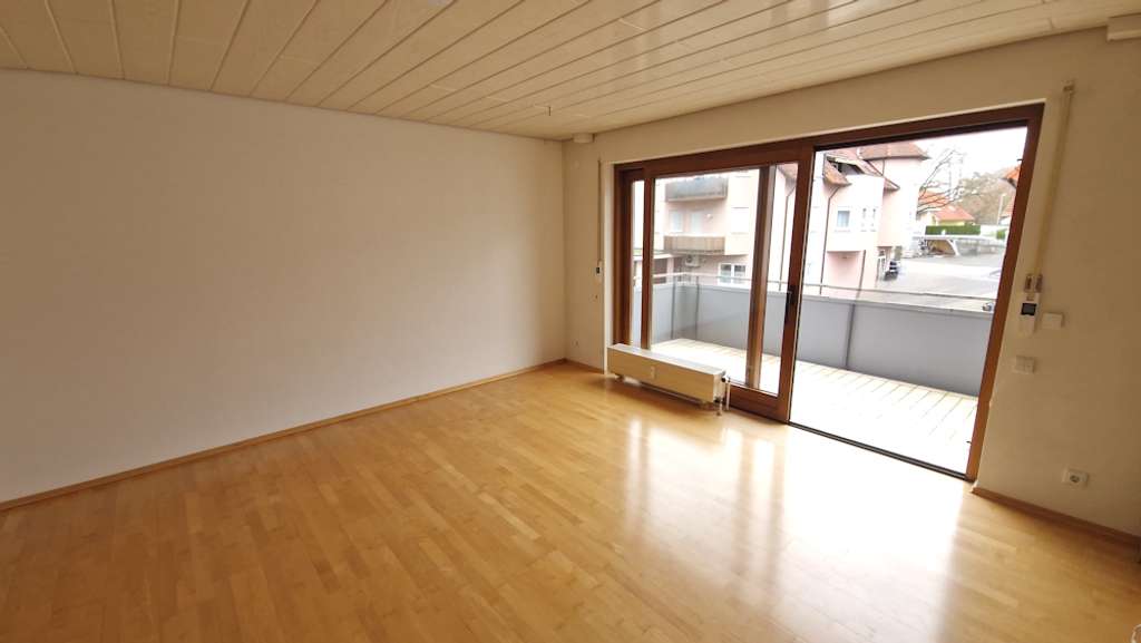 Immobilie in Hildrizhausen - 1814 – Gepflegte 2-Zimmer-Wohnung mit Balkon & drei Tiefgaragen in Hildrizhausen! - Bild 2