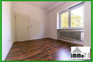 einziehen, vermieten oder Urlaubsresidenz: modernisierte 2-Zimmer-Wohnung mit Blick ins Grüne – Die vollständige Adresse der Immobilie erhältst du vom Anbieter., 75328 Schömberg – Vorschaubild 4