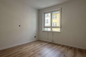 Erstbezug ! nach Kernsanierung - sonnige 3-Raum-WE mit gr. Balkon und Blick ins Grüne – Stauffenbergstraße 16, 8209 Auerbach/Vogtland – Vorschaubild 5