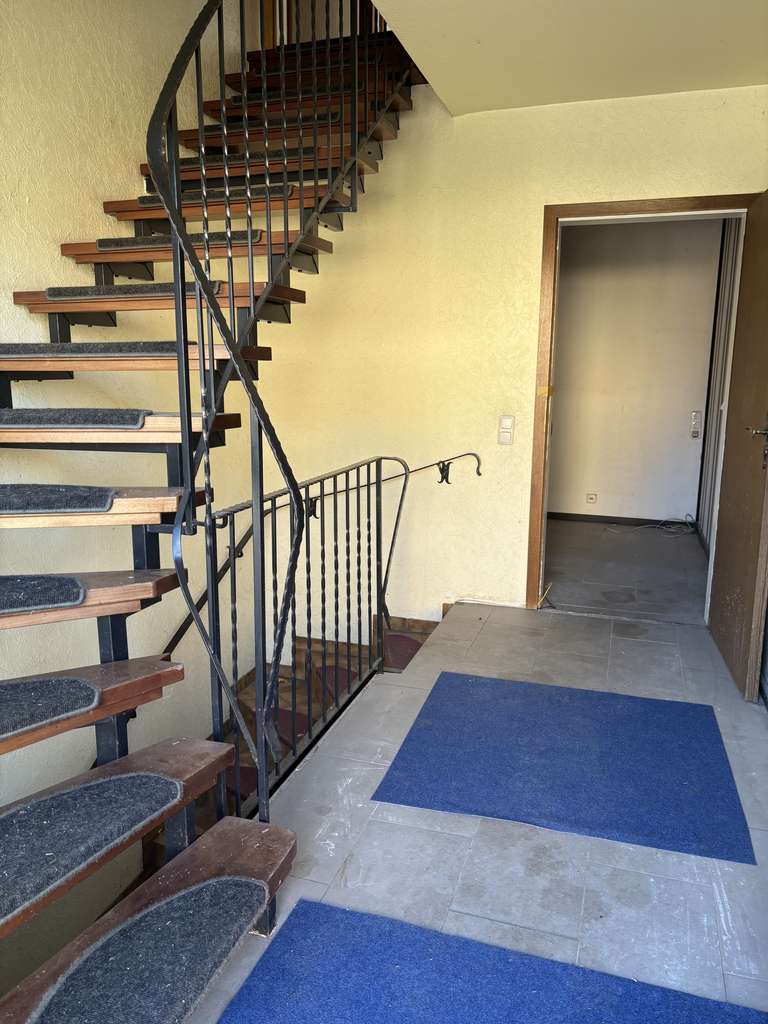 Immobilie in Erkelenz - ***großes, freistehendes Familienhaus mit Einliegerwohnung ! ***  Keyenberg-Süd - Bild 2