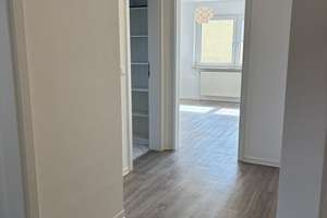 Wohnen mit Charakter: Modernisierte, lichtdurchflutete Vier-Zimmer-Wohnung in Altdorf – Jusistraße 4, 72655 Altdorf – Vorschaubild 3