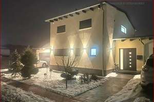 Top Modernes Familienhaus mit Smarthome, Solar, Starlink, Wallbox und Weitblick über Burglengenf. – Die vollständige Adresse der Immobilie erhältst du vom Anbieter., 93133 Burglengenfeld – Vorschaubild 3