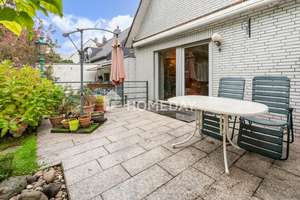 Komfortables Einfamilienhaus mit fünf Zimmern, moderner Haustechnik und grüner Wohlfühloase