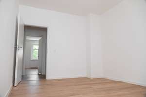 Großzügige 3-Zimmer-Wohnung im Zwischengeschoss – frisch hochwertig saniert – Die vollständige Adresse der Immobilie erhältst du vom Anbieter., 9126 Lutherviertel, Chemnitz – Vorschaubild 4