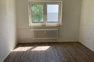 Sanierte Wohnung : individuelle 2,5-Zimmer-Wohnung fußläufig zur HDW – Augustenstr. 21, 24143 Kiel – Vorschaubild 3