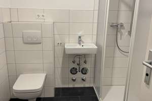 Kernsanierte 2-Zimmer-Wohnung mit Einbauküche und Wintergarten – Scapinellistr. 2 B, 81241 Pasing, München – Vorschaubild 4