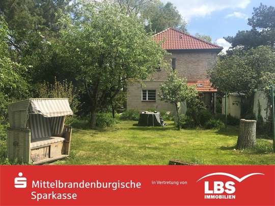 Haus Mit Charakter In Einem Vertraumten Garten