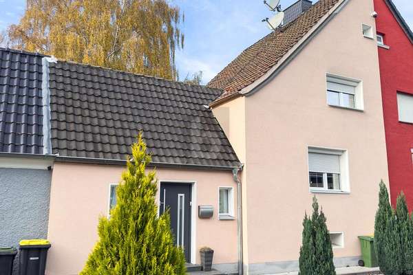                  RAUM FÜR FAMILIE ,RUHE UND ZUKUNFT 