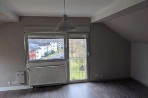 Schöne Single Dachgeschosswohnung