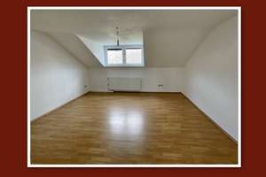 Ab sofort bezugsfrei –  Dachgeschosswohnung in beliebter Lage der Mainzer Neustadt.