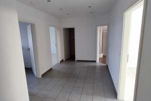 Helle 4-Raum-Dachgeschosswohnung mit EBK und Balkon – Duisburg – Vorschaubild 5