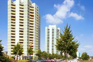 2-Zimmer-Wohnung mit Balkon in Neu-Hohenschönhausen. – Zingster Str. 15, 13051 Neu-Hohenschönhausen, Berlin – Vorschaubild 1