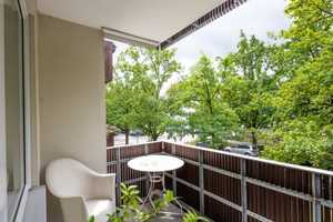 Stilvolle 3-Zimmer-Wohnung mit Balkon, Wintergarten, Garten & Media-Zentrale in ruhiger Sackgasse – Hannover – Vorschaubild 2