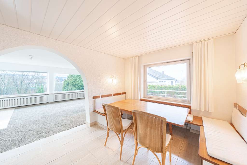 Immobilie in Schwaigern - Mehrgenerationenhaus in Bestlage - mit Panoramablick, Südgarten und Wohnung im Untergeschoss - Bild 4