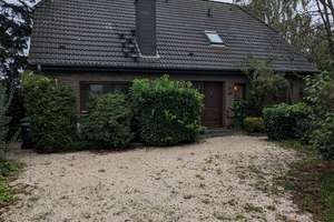 Idyllisch gewachsene Lage !!! Geräumiges freistehendes EFH, Keller, Carport, gr. GS. zentral gelegen – Loestraße 61, 47652 Weeze – Vorschaubild 1