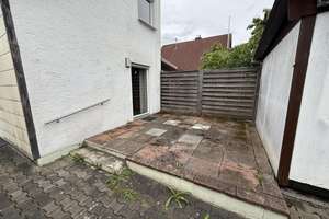 Sanierungsbedürftige DHH mit großem Eckgrundstück in ruhiger Lage von Augsburg-Bärenkeller – Die vollständige Adresse der Immobilie erhältst du vom Anbieter., 86156 Bärenkeller, Augsburg – Vorschaubild 10