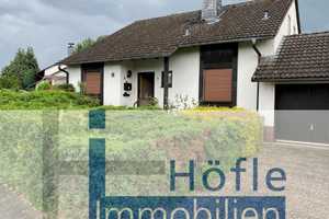Einfamilienhaus mit Garten, 2 Garagen und jeder Menge Potenzial, in Wiesbaden-Delkenheim – Delkenheim, Wiesbaden, 65205 Wiesbaden – Vorschaubild 1