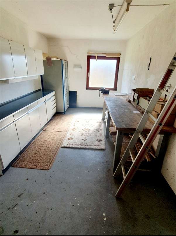 Immobilie in Hünstetten - *Nur 14 Minuten bis Idstein, Super für die Großfamilie und Autofreunde, viele Garagen+ großer Garten - Bild 9