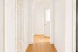Exklusiv kernsanierte 4-Zimmer-Altbauwohnung mit zwei Designbädern, Klimaanlage & großzügigem Balkon – Die vollständige Adresse der Immobilie erhältst du vom Anbieter., 40217 Unterbilk, Düsseldorf – Vorschaubild 4
