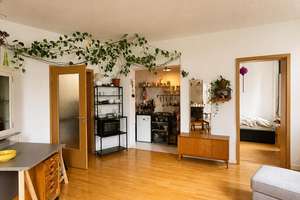 Kapitalanlage in Schleußig - vermietete 2-Zimmer-Wohnung mit Parkettboden, Fahrstuhl & hohe Decken – 4229 Schleußig, Leipzig – Vorschaubild 3