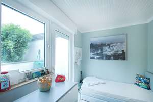 Modernisierter Bungalow mit Einliegerwohnung, viel Privatsphäre und idyllischem Grundstück – Die vollständige Adresse der Immobilie erhältst du vom Anbieter., 42651 Solingen-Mitte, Solingen – Vorschaubild 5