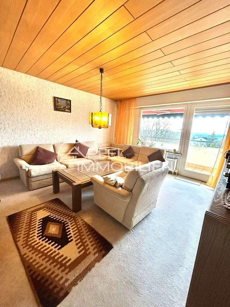 Immobilie in Metzingen - Wohnen mit Fernblick - Gepflegte 4,5-Zimmer-Eigentumswohnung in ruhiger Lage - Bild 3