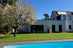 Wohnen wie im Urlaub: Familienhaus mit Pool, PV, Effizienz A – provisionsfrei