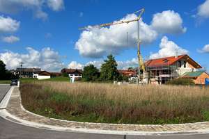 Hier möchte ich leben, hier will ich sein -
Baugrundstück für Doppelhaushälfte in Antdorf / Am Raut – Die vollständige Adresse der Immobilie erhältst du vom Anbieter., 82387 Antdorf – Vorschaubild 9