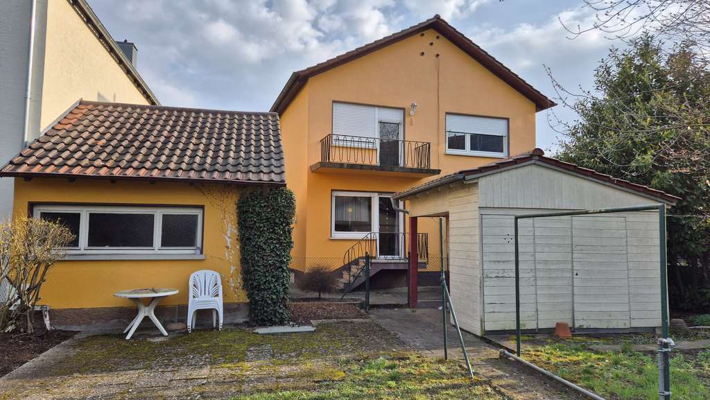 Immobilie in Schifferstadt - Zweifamilienhaus mit vielen Möglichkeiten in familienfreundlicher Lage - Bild 1