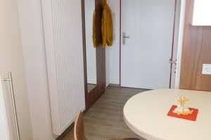 Sehr schöne Wohnung  ausschließlich für Schüler, Studenten und Auszubildende  im Augsburger Süden – Königsbrunner Strasse 1, 86179 Haunstetten-West, Augsburg – Vorschaubild 2