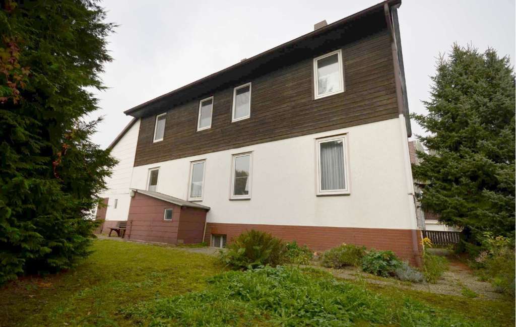 Immobilie in Bad Harzburg - Viele Zimmer! Solides, großes Einfamilienhaus in  Harlingerode mit Keller + Garage. - Bild 1