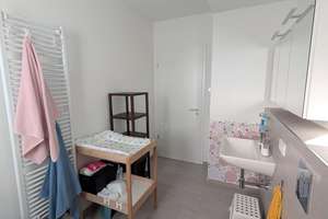 Neubau‑3‑Zimmer‑Wohnung in ruhiger Lage mit 2 Bädern und Süd-Loggia – Die vollständige Adresse der Immobilie erhältst du vom Anbieter., 12109 Mariendorf, Berlin – Vorschaubild 11