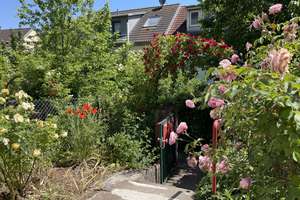 Mehrfamilienhaus in Stuttgart-Süd mit Garten in schöner Lage