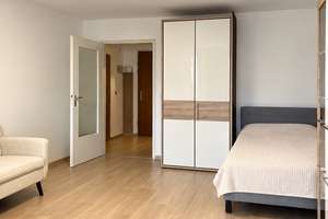 Erstbezug nach Renovierung: Möblierte 1-Zimmer-Wohnung mit großem Balkon ins Grüne – Untersendling – 81369 Untersendling, München – Vorschaubild 5