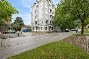 Repräsentative Altbau-Einheit in exklusiver Lage – stilvoll und vielseitig nutzbar in Kiel – Die vollständige Adresse der Immobilie erhältst du vom Anbieter., 24103 Düsternbrook, Kiel – Vorschaubild 2