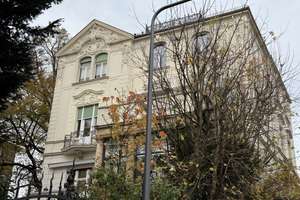 Attraktive 3-Zimmer-Wohnung, (Altbauvilla)
in bester Wohnlage von Wiesbaden – Die vollständige Adresse der Immobilie erhältst du vom Anbieter., 65193 Nordost, Wiesbaden – Vorschaubild 2