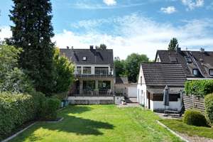 Seltene Gelegenheit in Rheinnähe: freies Zweifamilienhaus mit großem Grundstück in grüner Oase – Die vollständige Adresse der Immobilie erhältst du vom Anbieter., 47226 Hochemmerich, Duisburg – Vorschaubild 1