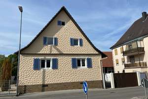 Geräumiges Einfamilienhaus mit 5,5 Zimmern mit Hof und Freisitz in Freiburg-Tiengen