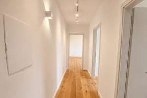 Bezugsfrei und mit Klimaanlage: Sanierte 2-Zimmer-Wohnung mit Balkon in der Maxvorstadt – Die vollständige Adresse der Immobilie erhältst du vom Anbieter., 80798 Neuschwabing, München – Vorschaubild 2