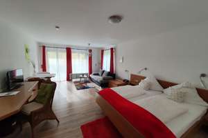 Gepflegte 1-Raum-Wohnung mit Balkon und Einbauküche in Bad Teinach-Zavelstein