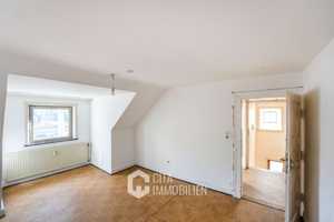 Mehrfamilienhaus mit 3 Wohneinheiten, großer Garage – Vollständig leerstehend – Offenbach am Main – Vorschaubild 30