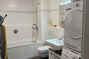 Moderne 3-Zimmer-Wohnung mit Terrasse, Gartenanteil & 2 Tiefgaragenstellplätzen – Glonner Straße 9b, 85640 Putzbrunn – Vorschaubild 5
