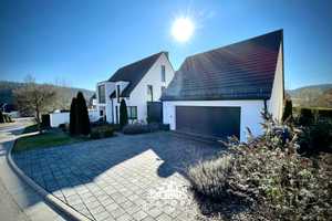 EINMALIGE VILLA MIT POOL IN OBERSCHEINFELD – LUXUS, DESIGN & MODERNSTE TECHNIK VEREINT. BEZUGSFREI – Lerchenweg 4, 91438 Neustadt a.d. Aisch-Bad Windsheim (Kreis) – Vorschaubild 2