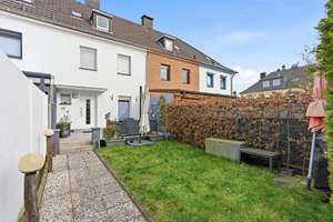 Modernisiert & teilsaniert: Einfamilienhaus mit zwei Garagen - ideal für Familien – Gneisenaustr 57, 41539 Dormagen – Vorschaubild 1