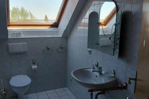 Attraktive 2,5-Zimmer-Dachgeschosswohnung, Loggia plus Balkon, TG-Stellplatz, frei, ohne Provision – Zum Schmiedeberg 4, 1156 Gompitz, Dresden – Vorschaubild 10